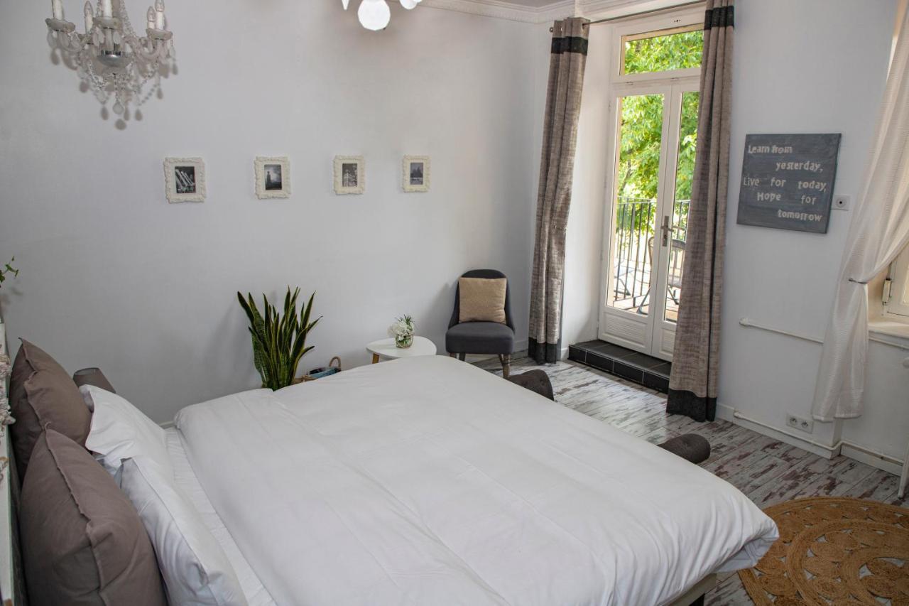 Les Suites De La Domaine Chateau De Fretoy Morlet Exterior photo